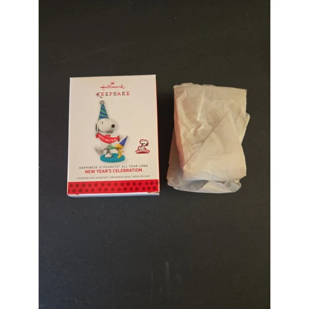 Hallmark Keepsake Ornament 2014 New Year's Celebration Peanuts Snoopy Woodstock